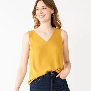 T Tahari mustard/gold sleeveless split neck blouse top Sz M
